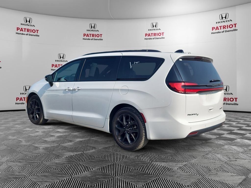 Used 2025 Chrysler Pacifica Limited Van Passenger Van