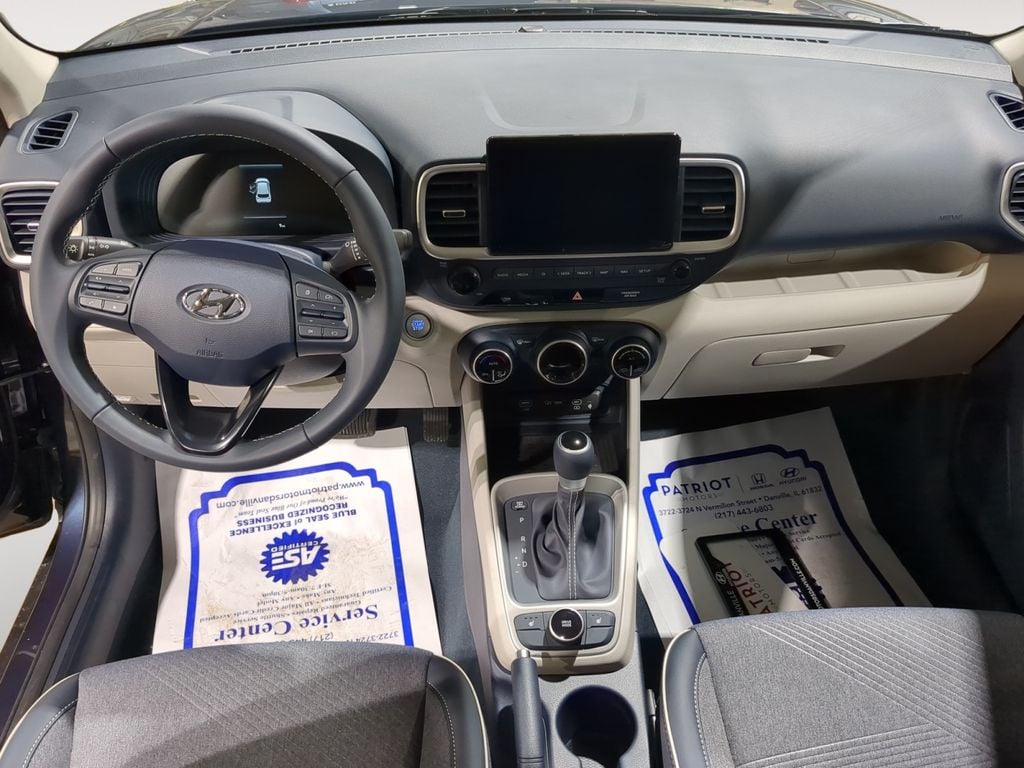 Used 2025 Hyundai Venue Limited SUV