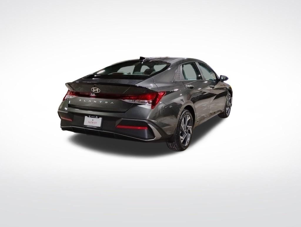 New 2025 Hyundai Elantra SEL Sport Sedan