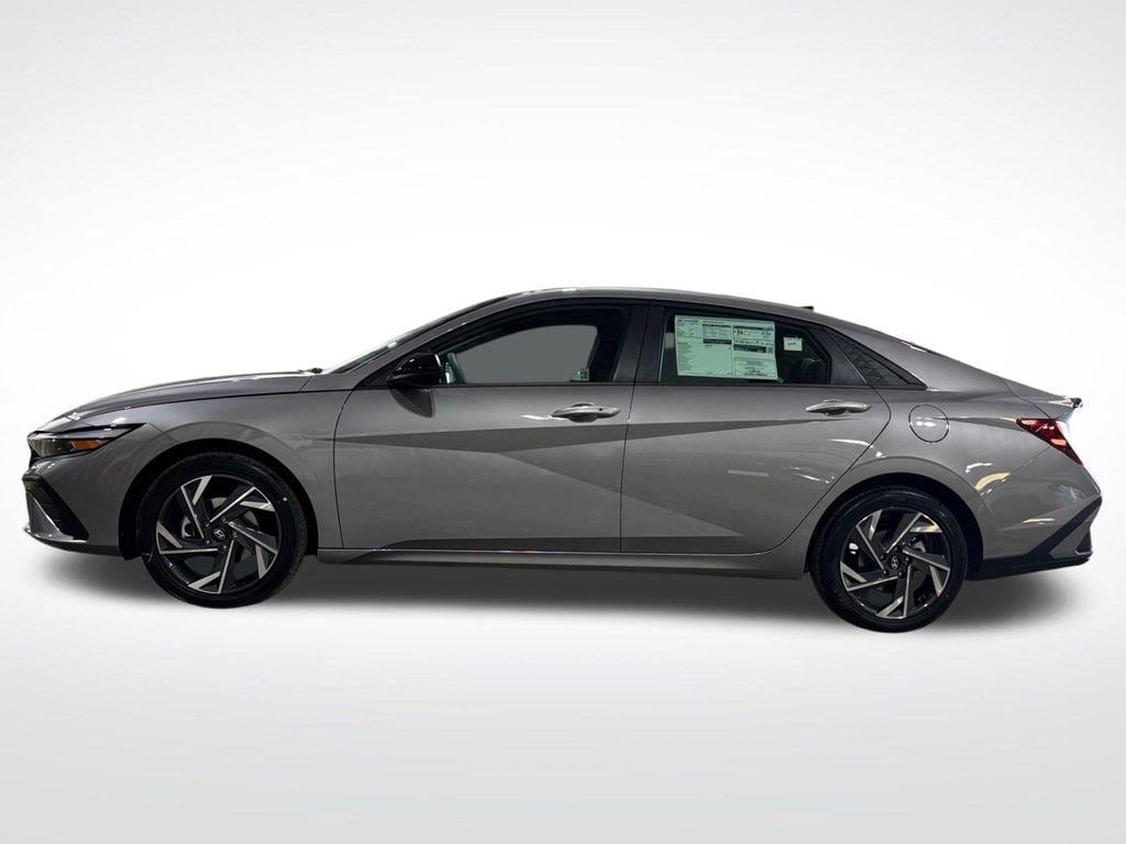 New 2025 Hyundai Elantra SEL Sport Sedan
