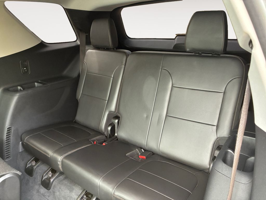 2021 Chevrolet Traverse RS - Photo 13
