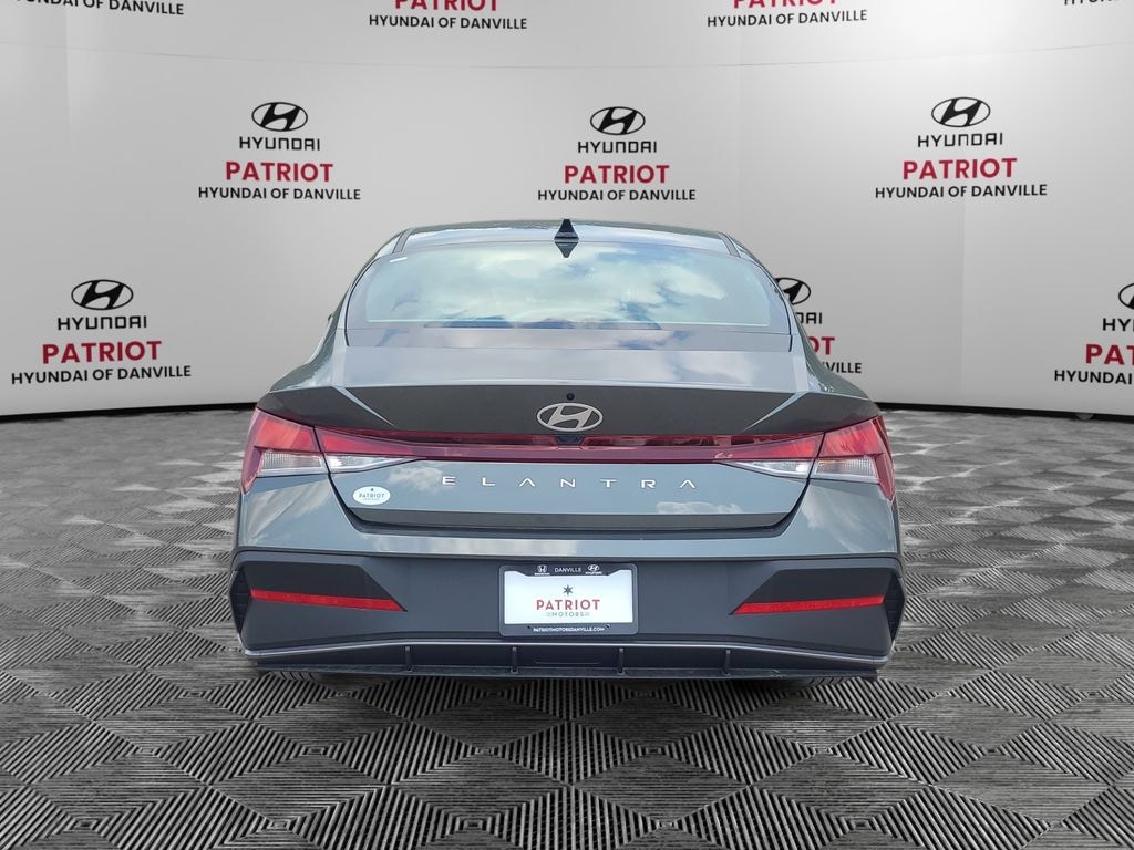 Used 2026 Hyundai Elantra SE Sedan