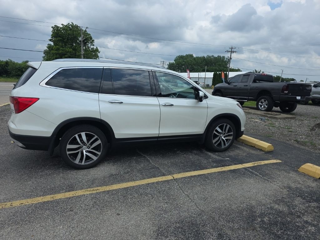 Used 2018 Honda Pilot Touring AWD SUV