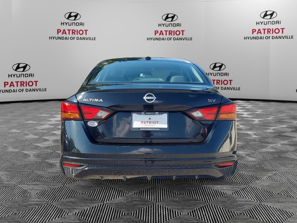Used 2024 Nissan Altima 2.5 SV Sedan