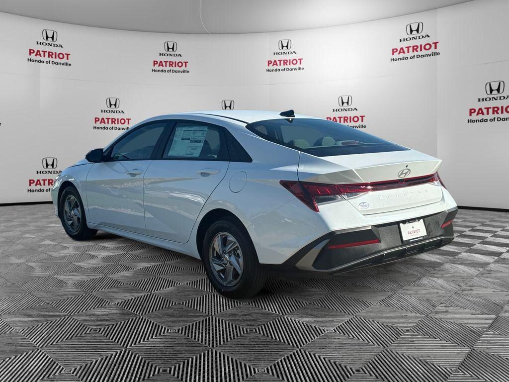 New 2026 Hyundai Elantra SE Sedan