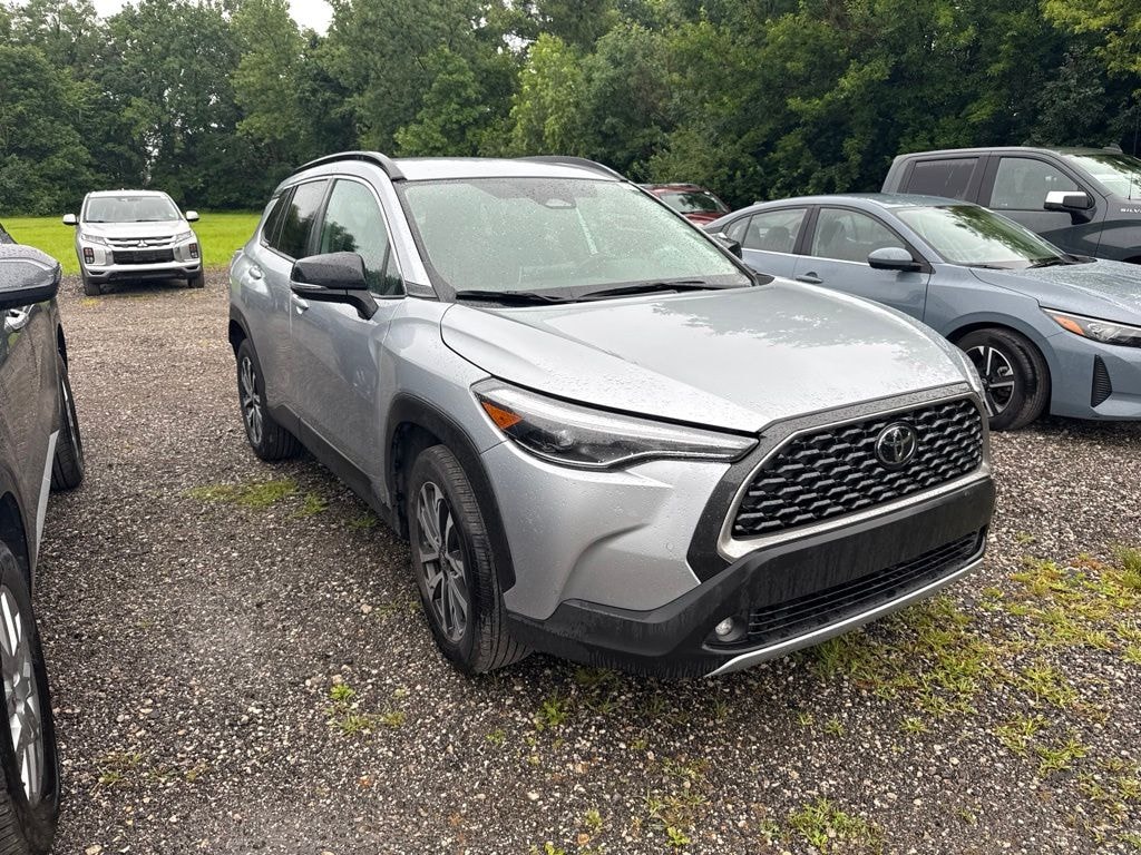 Used 2025 Toyota Corolla Cross XLE SUV