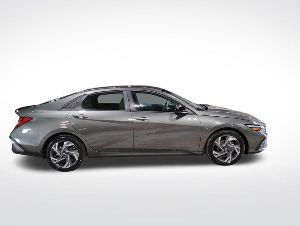 New 2025 Hyundai Elantra SEL Sport Sedan