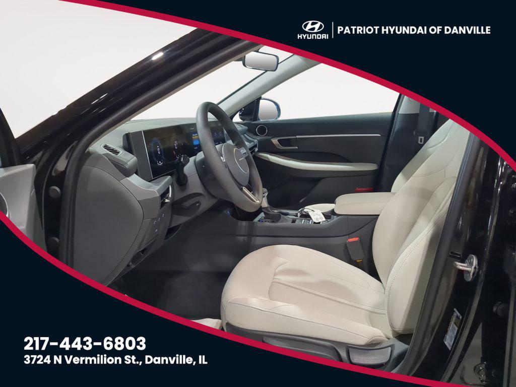 2025 Hyundai Sonata SE's photo