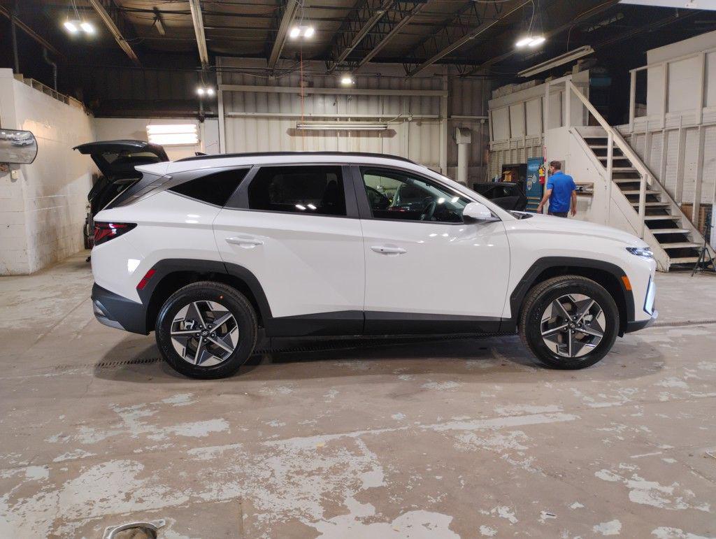 2026 Hyundai Tucson SEL photo 2