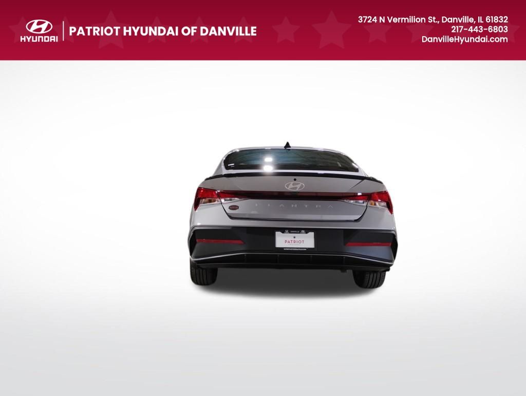 2025 Hyundai Elantra SEL Sport photo 2