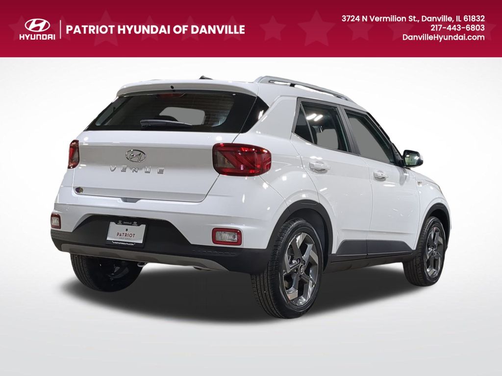 2025 Hyundai Venue SEL photo 3