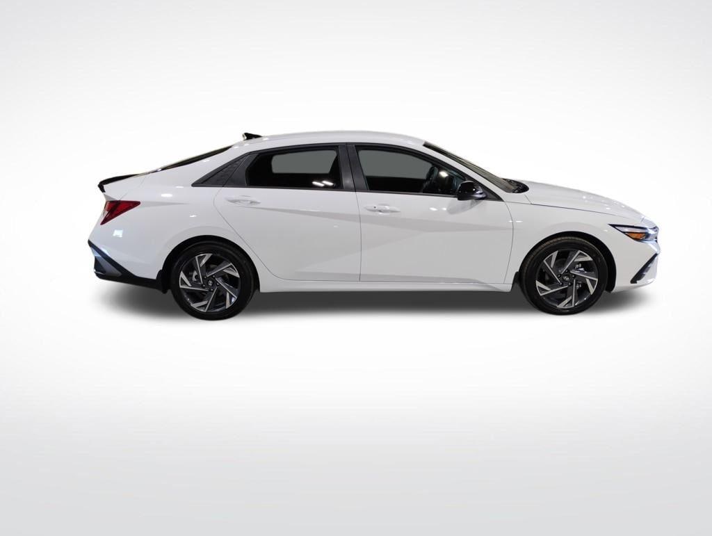 New 2025 Hyundai Elantra SEL Sport Sedan
