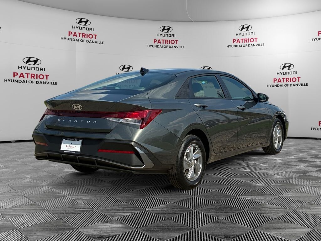 Used 2026 Hyundai Elantra SE Sedan