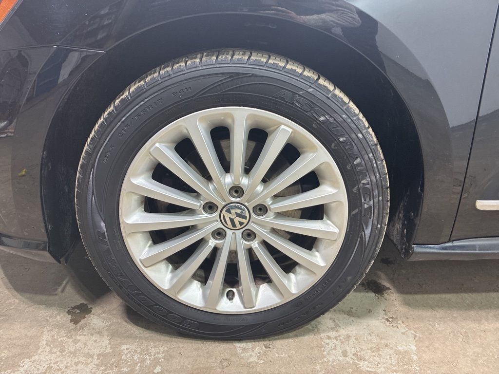 Used 2016 Volkswagen Passat 1.8T SE w/Technology/PZEV Sedan