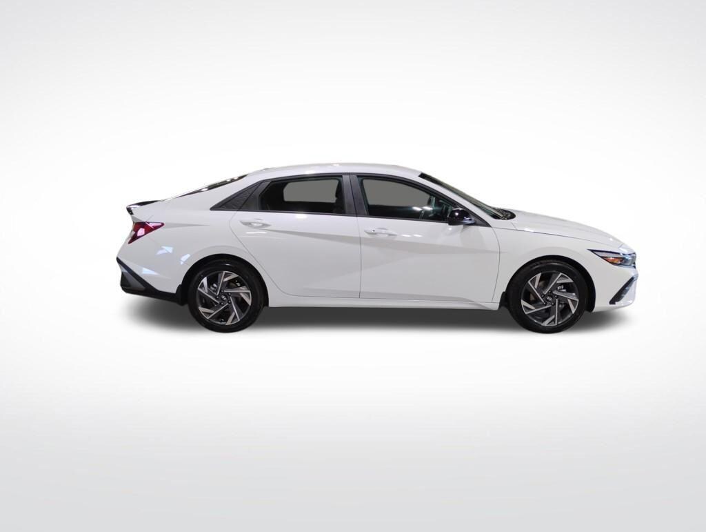 New 2025 Hyundai Elantra SEL Sport Sedan