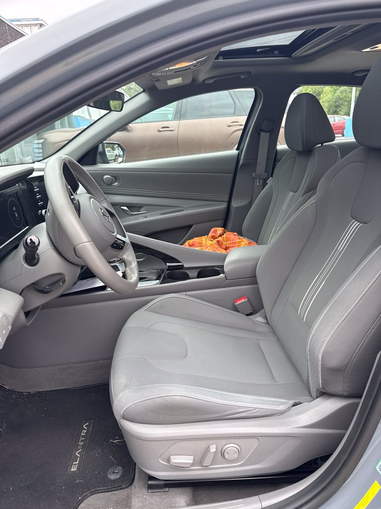 Used 2021 Hyundai Elantra SEL with VIN KMHLN4AG1MU131076 for sale in Danville, IL