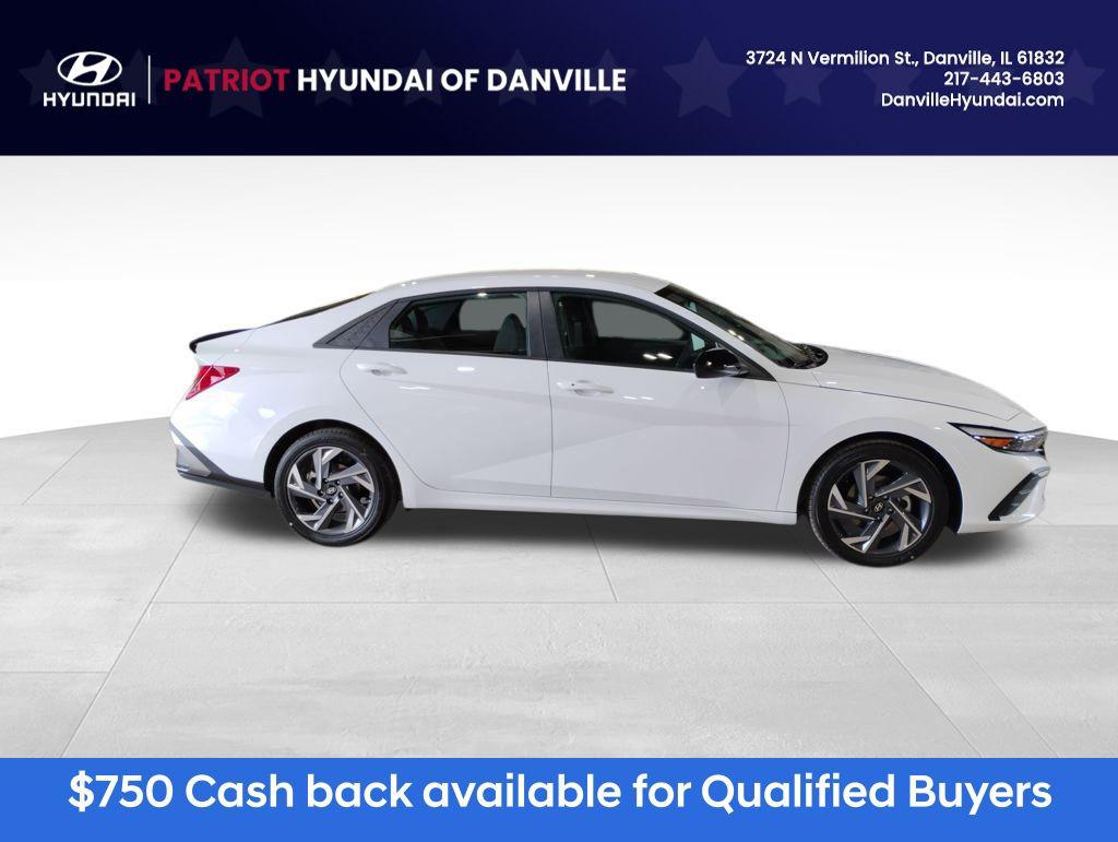 2025 Hyundai Elantra SEL Sport photo 2