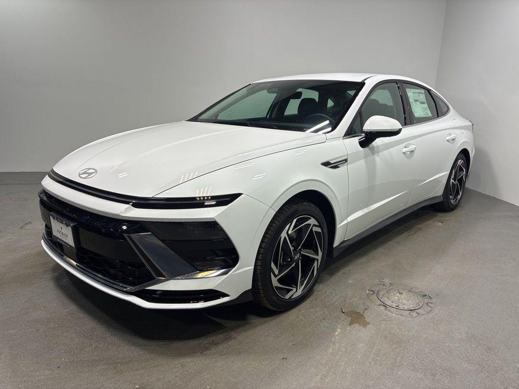 2026 Hyundai Sonata SEL Sport photo 2