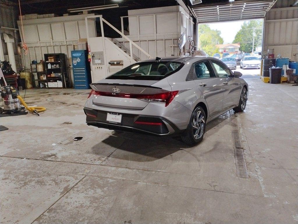 New 2025 Hyundai Elantra SEL Sport Sedan