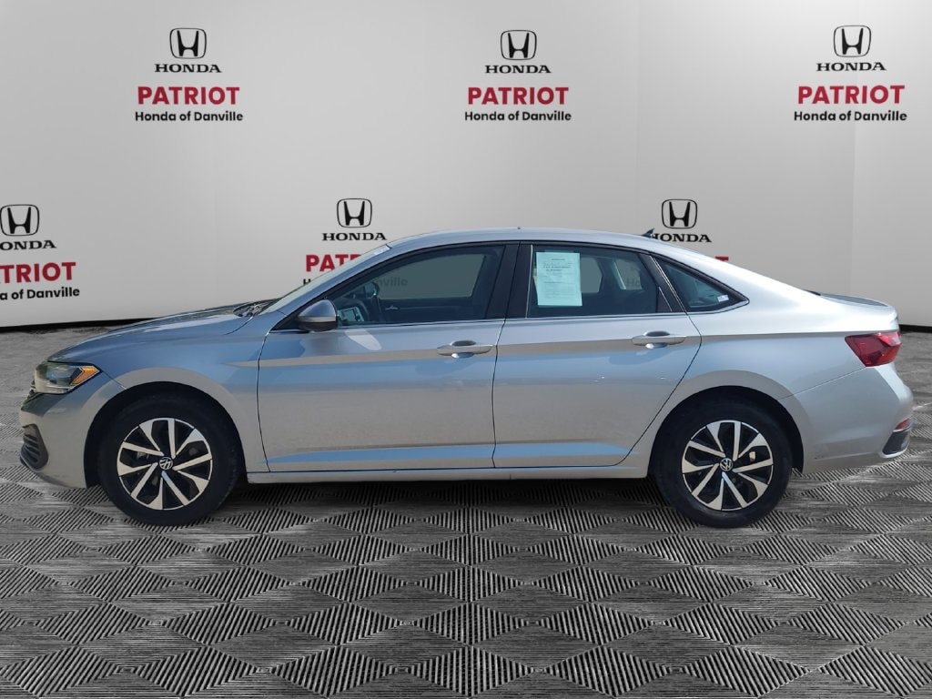 Used 2024 Volkswagen Jetta S with VIN 3VW5M7BU9RM089321 for sale in Danville, IL