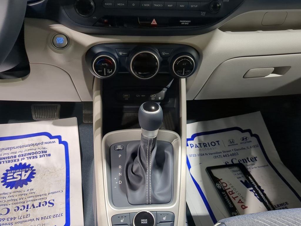 Used 2025 Hyundai Venue Limited SUV