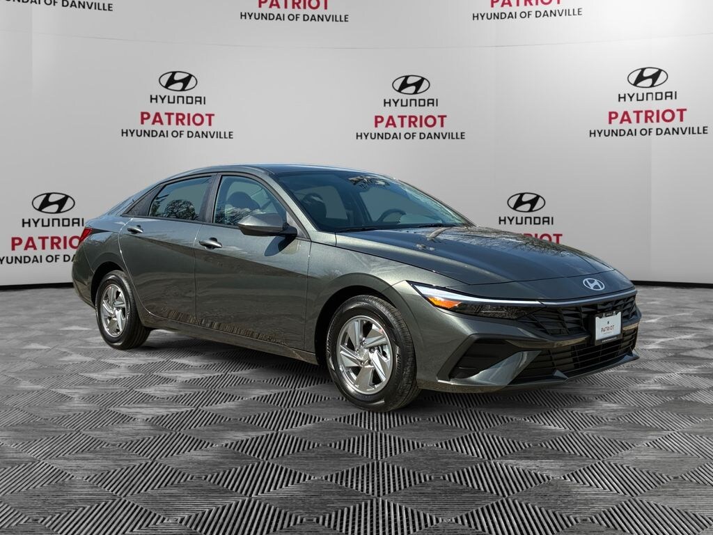 Used 2026 Hyundai Elantra SE Sedan