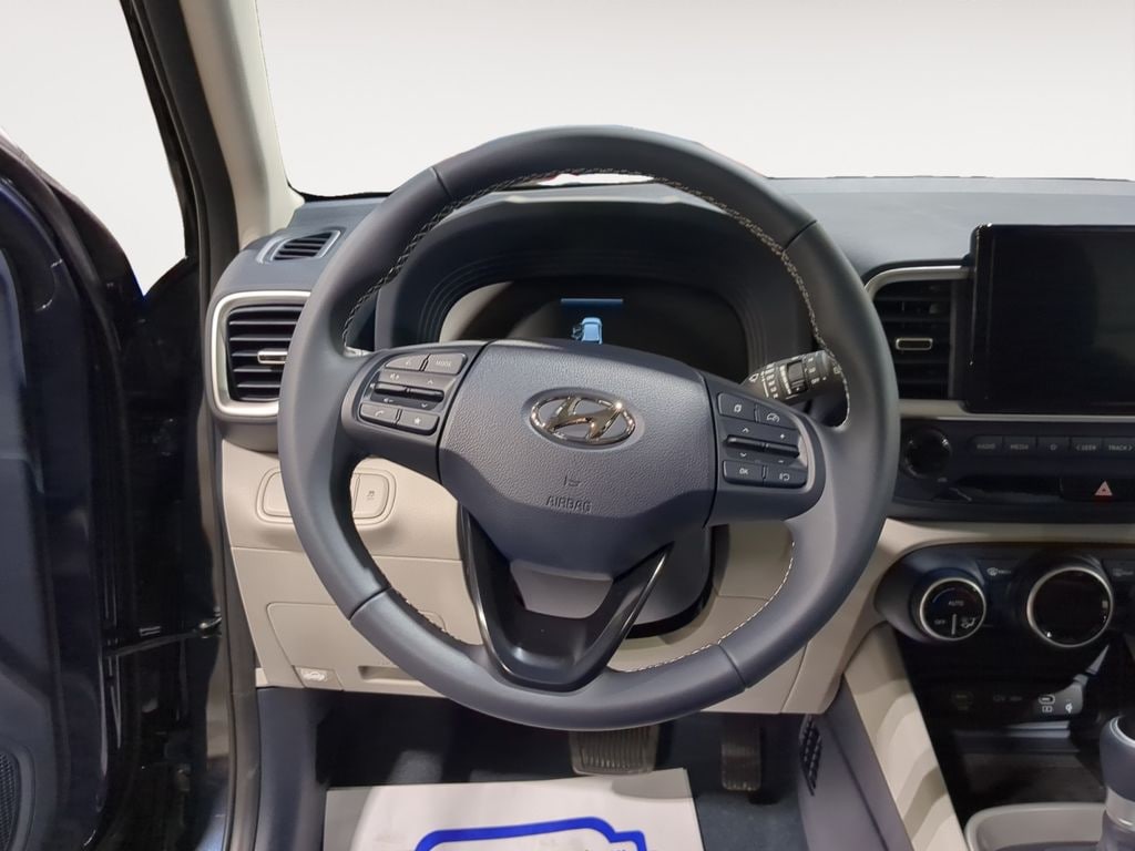Used 2025 Hyundai Venue Limited SUV
