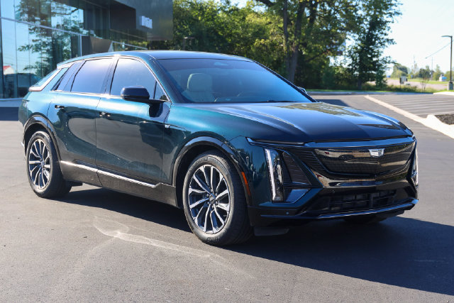 2024 Cadillac LYRIQ Sport 1
