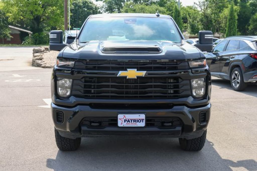 Used 2024 Chevrolet Silverado 2500 HD Custom Truck Crew Cab