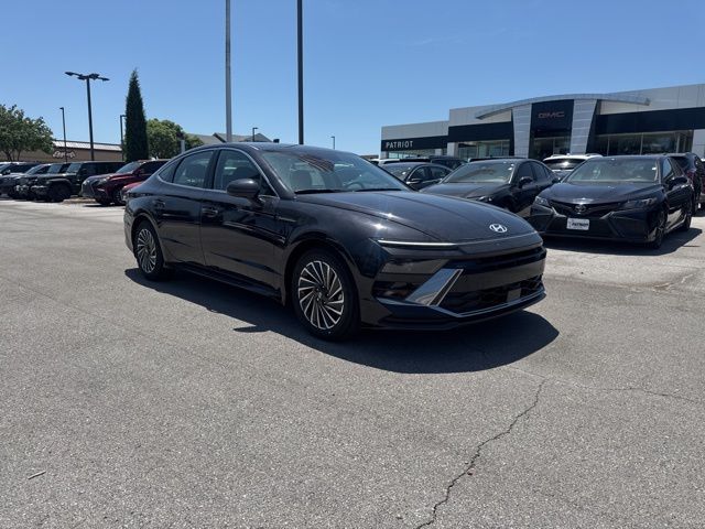 2025 Hyundai Sonata Hybrid