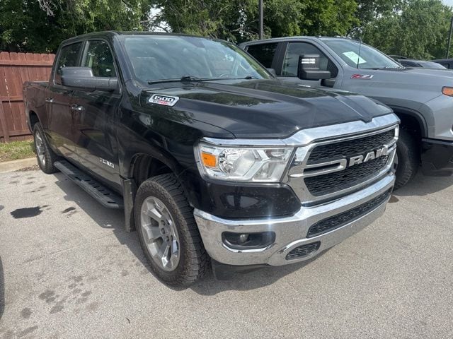 2020 RAM 1500 Big Horn/Lone Star 4x4 Crew Cab 5'7's photo