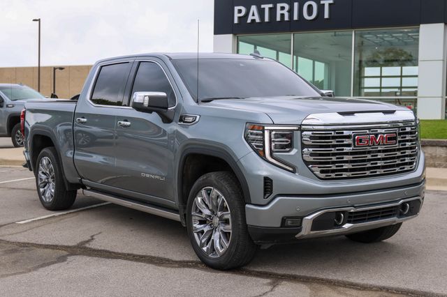 2025 GMC Sierra 4WD Crew Cab Short Box Denali's photo