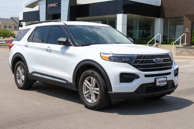 2022 Ford Explorer XLT 4WD's photo