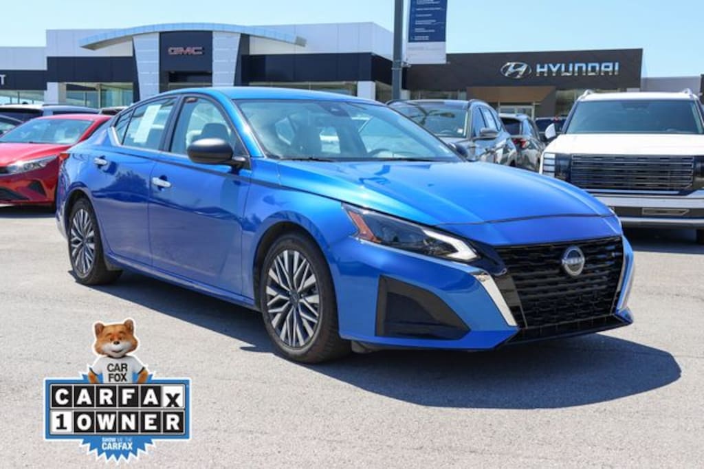 Used 2025 Nissan Altima SV Sedan
