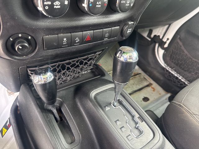 2017 Jeep Wrangler Unlimited Rubicon - Photo 16