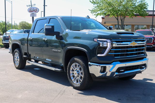 2025 Chevrolet Silverado HD LTZ 4WD Crew Cab Standard Box's photo