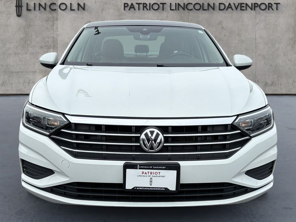 Used 2019 Volkswagen Jetta SEL with VIN 3VWE57BU7KM091071 for sale in Davenport, IA