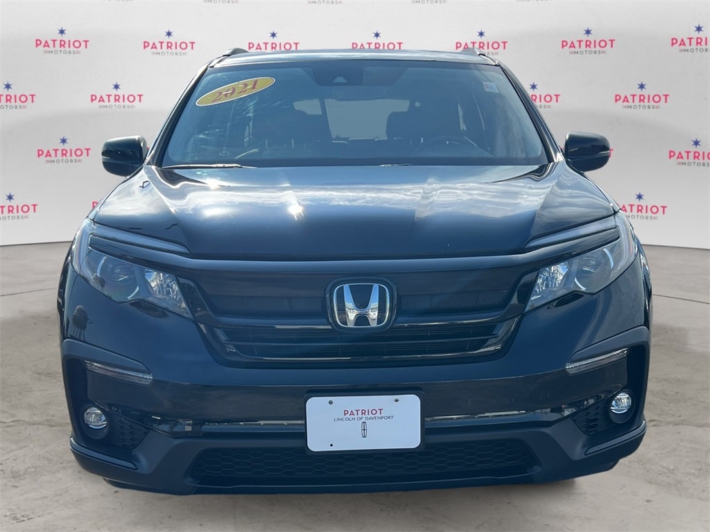 Used 2021 Honda Pilot SE with VIN 5FNYF6H29MB092257 for sale in Davenport, IA