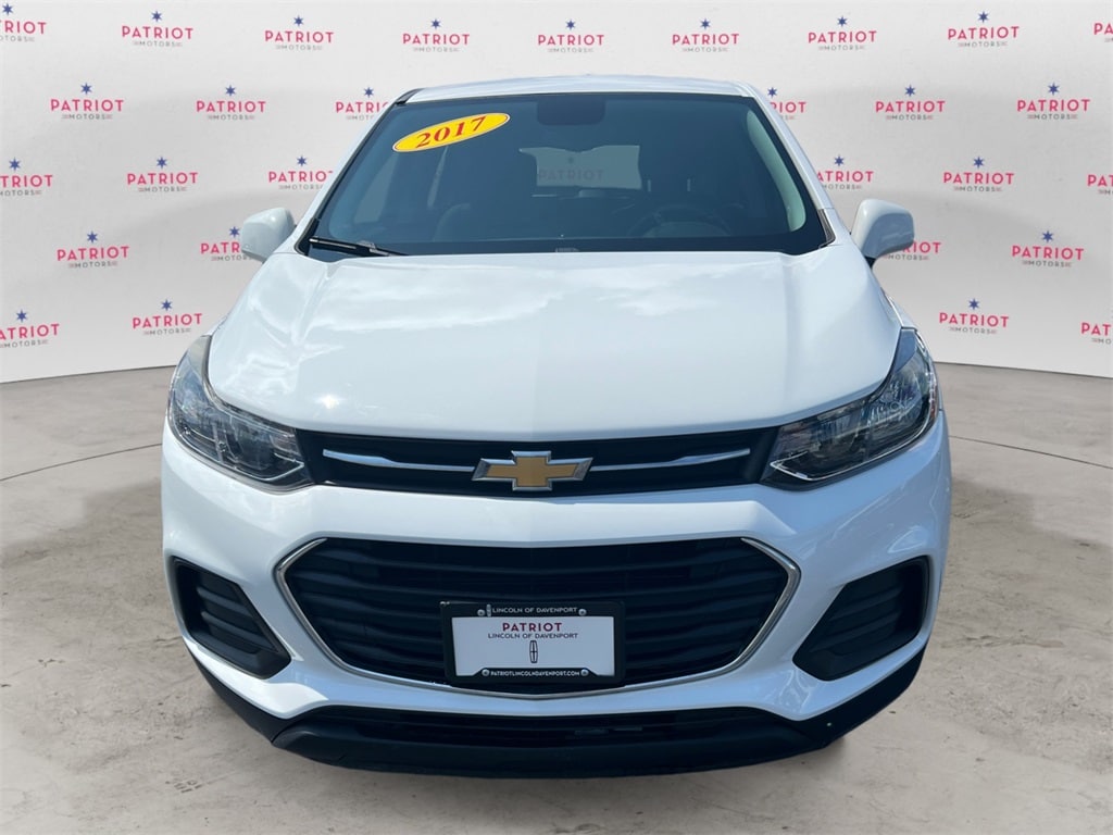 Used 2017 Chevrolet Trax LS with VIN 3GNCJKSB9HL215080 for sale in Davenport, IA