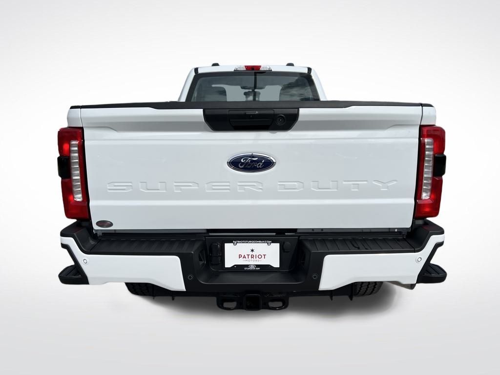2025 Ford F-350 photo 4