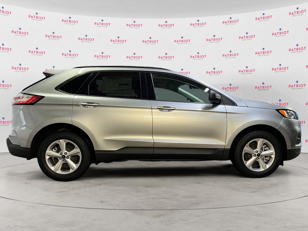 2024 Ford Edge SE photo 2