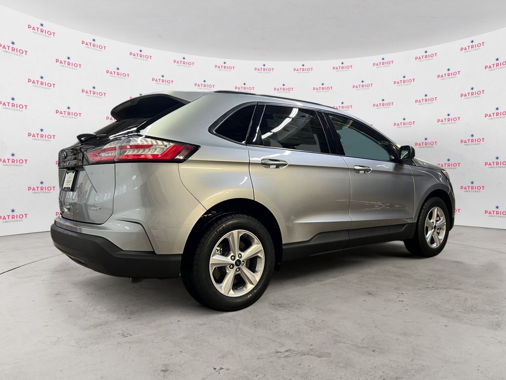 2024 Ford Edge SE photo 3