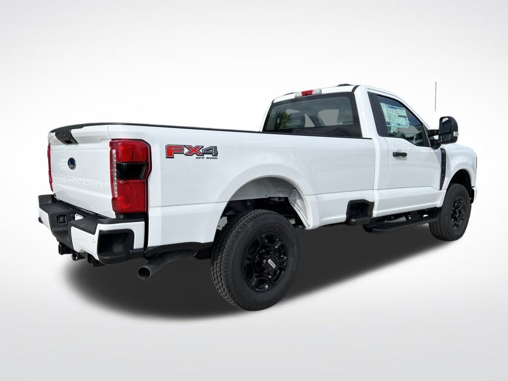 2025 Ford F-350 photo 3