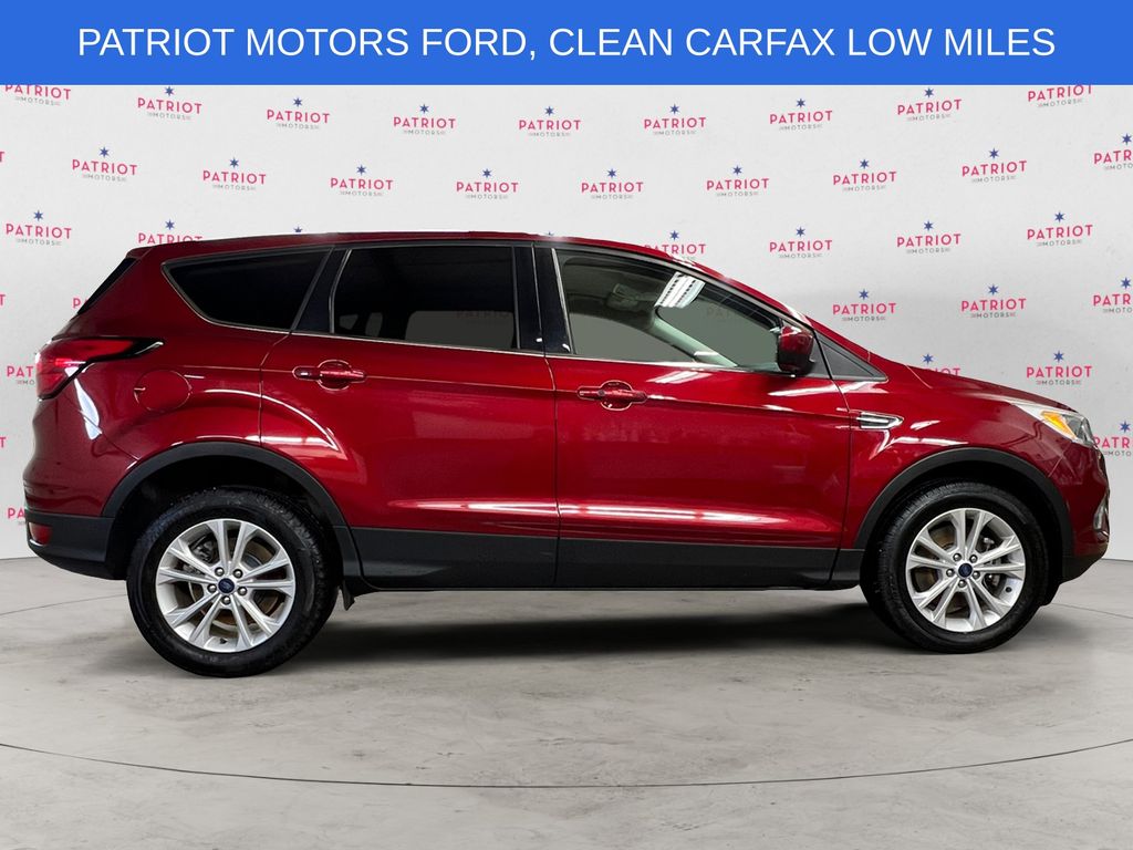 Used 2019 Ford Escape SE with VIN 1FMCU9GD9KUB85512 for sale in Sturgeon Bay, WI