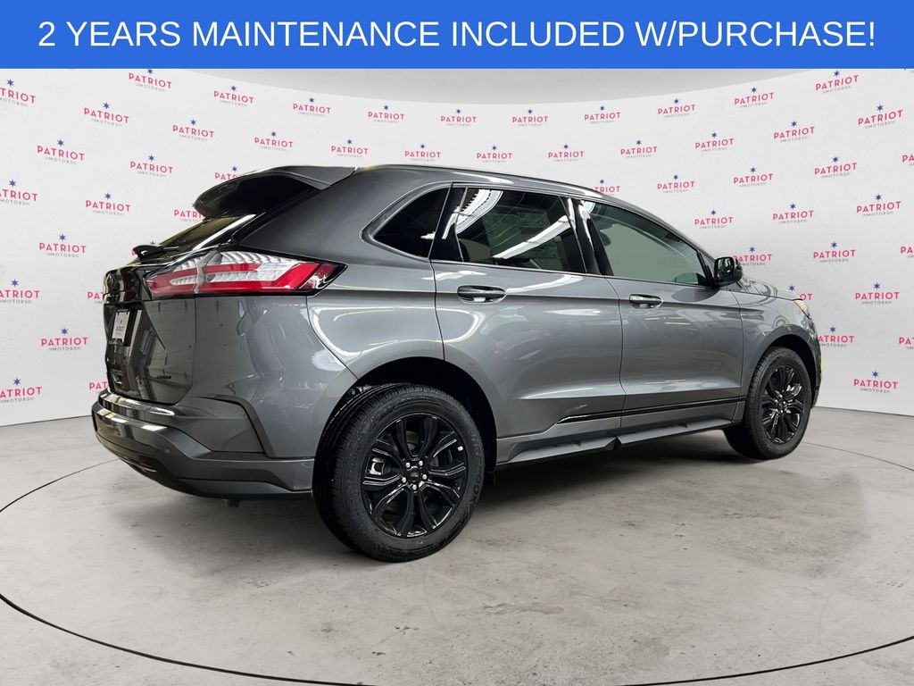 2024 Ford Edge SE photo 2