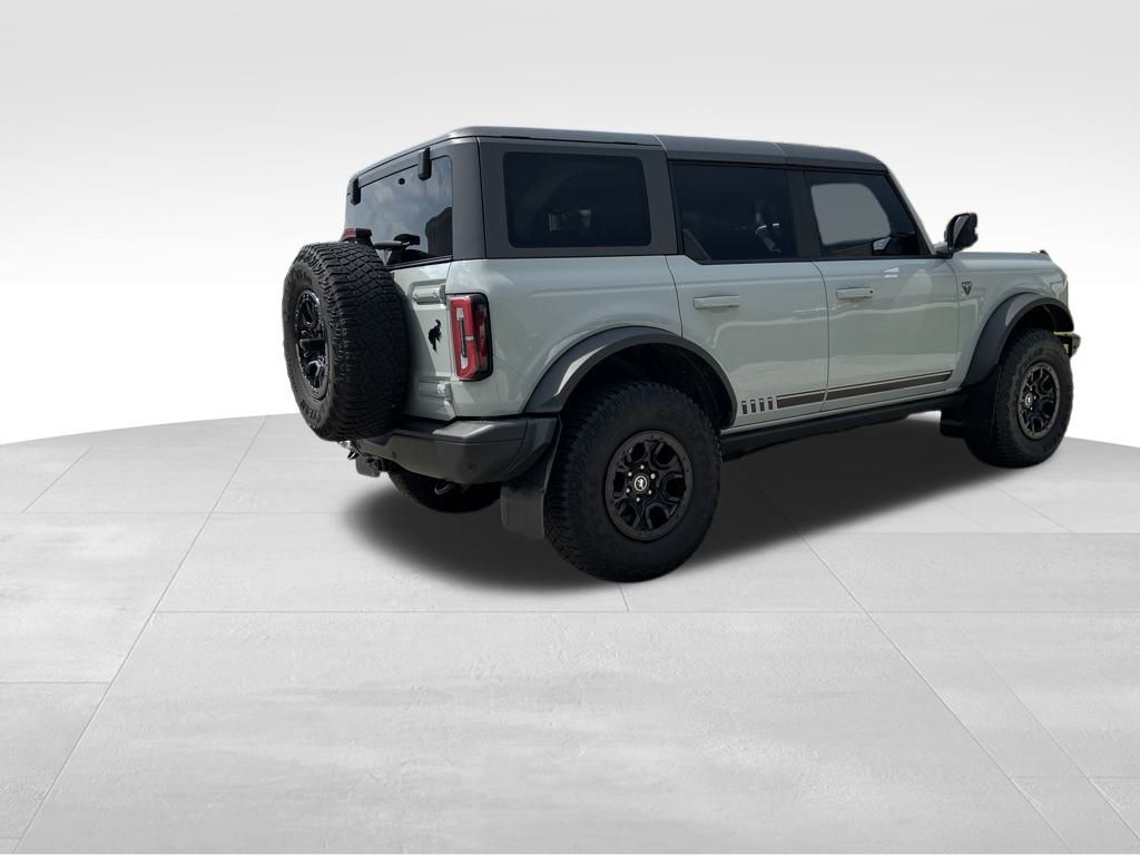 2021 Ford Bronco First Edition photo 2