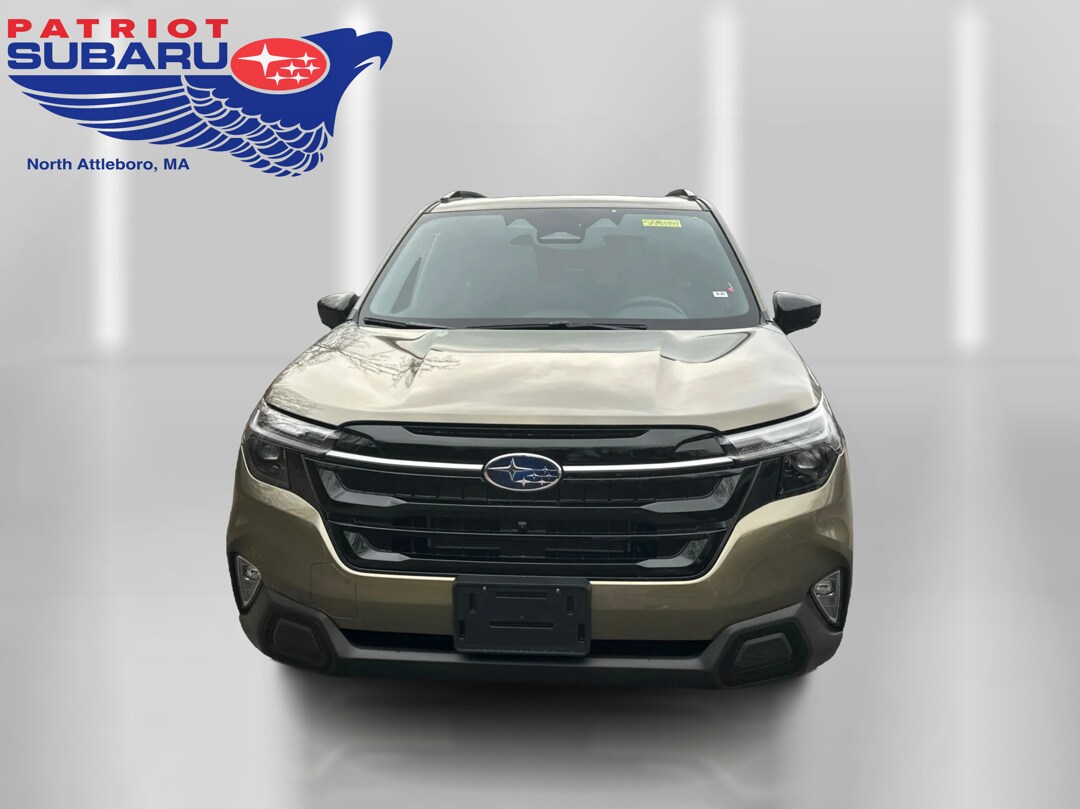2025 Subaru Forester Touring photo 2