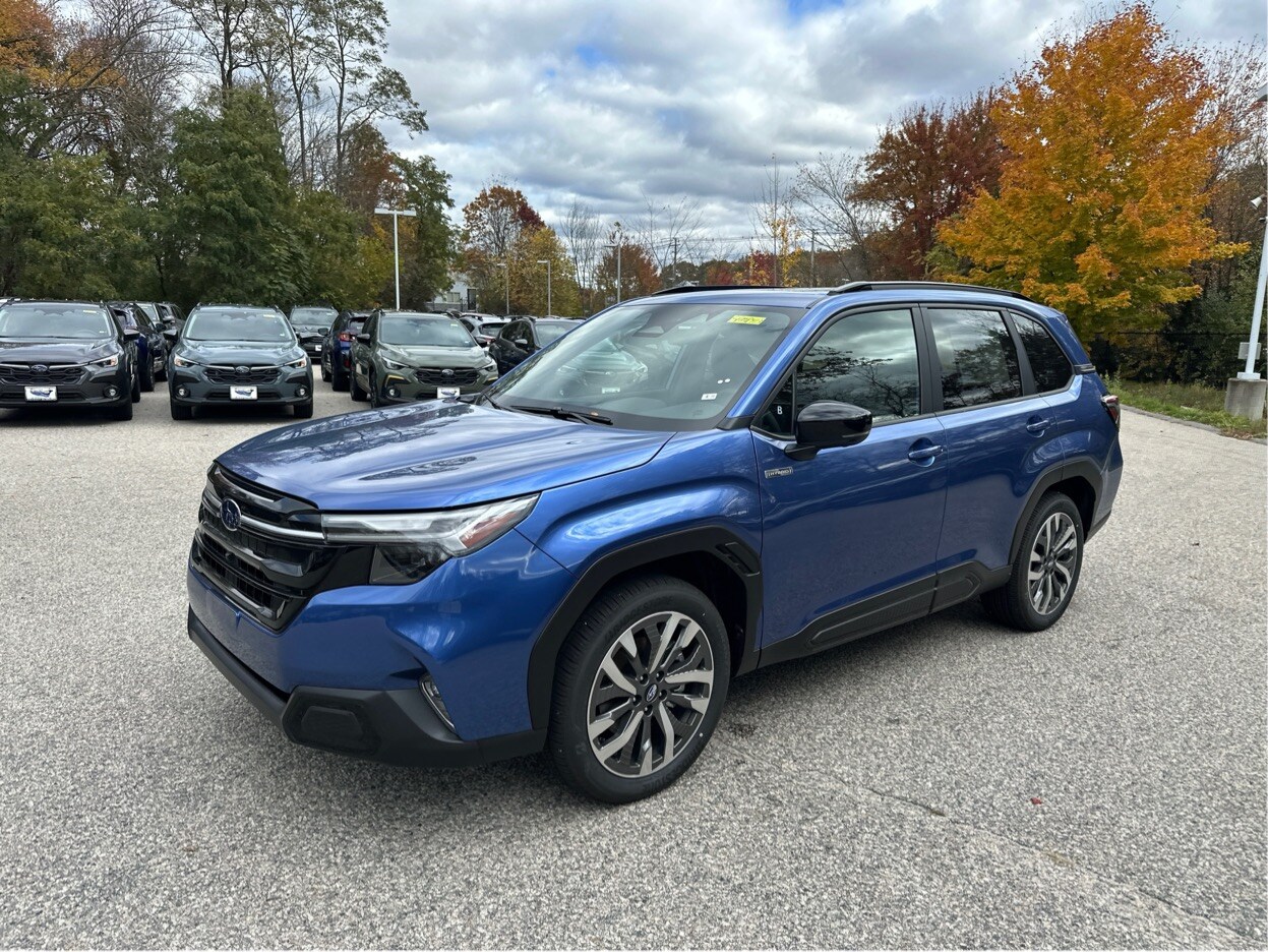 2025 Subaru Forester Touring photo 2