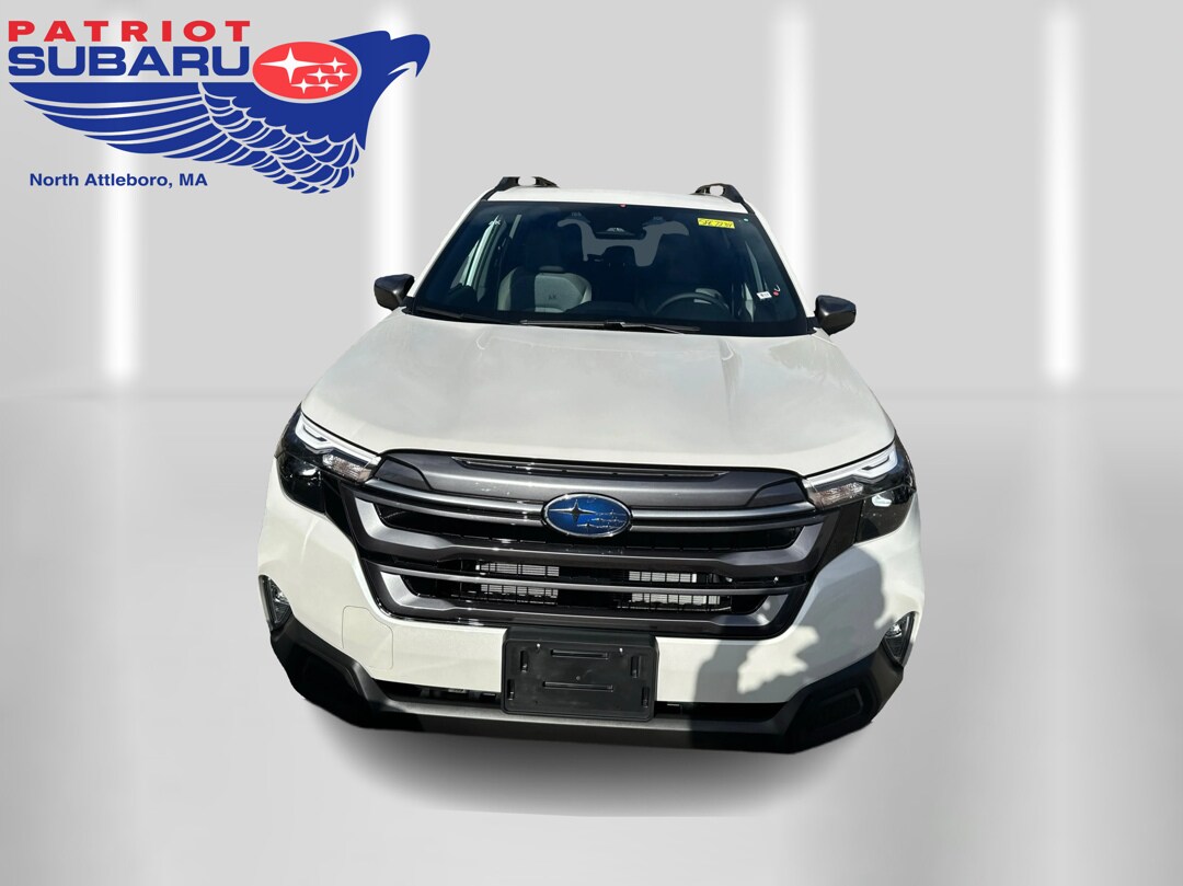 2025 Subaru Forester Premium photo 3