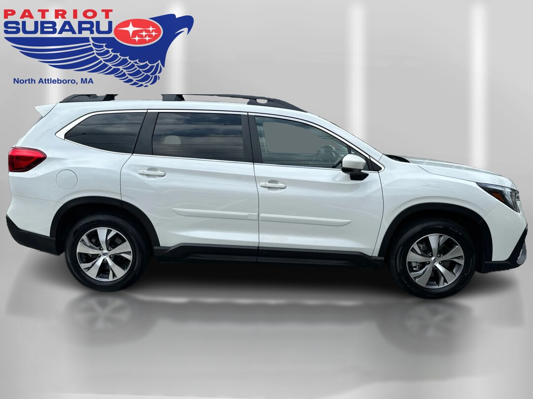 2024 Subaru Ascent Premium photo 3